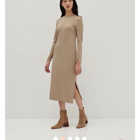 Fall/winter Cold shoulder midi dress - Picture 2 of 3